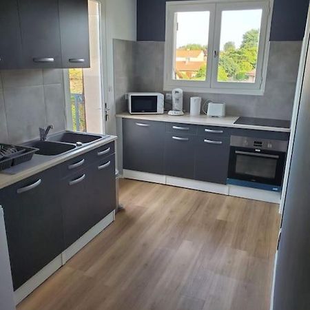 Appartement Moderne Et Equipe L'Isle-Jourdain  Ngoại thất bức ảnh